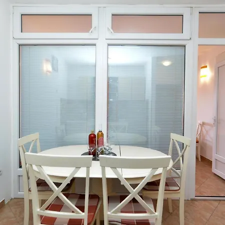Apartment Ferienwohnung Fur 5 Personen Ca 43 Qm In Pula, Istrien Istrische Riviera