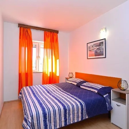 Apartment Ferienwohnung Fur 5 Personen Ca 43 Qm In Pula, Istrien Istrische Riviera *